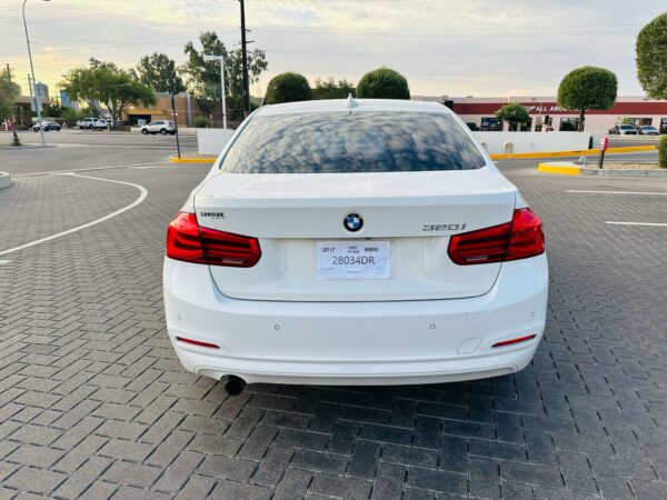 2017 BMW 320i - Image 6