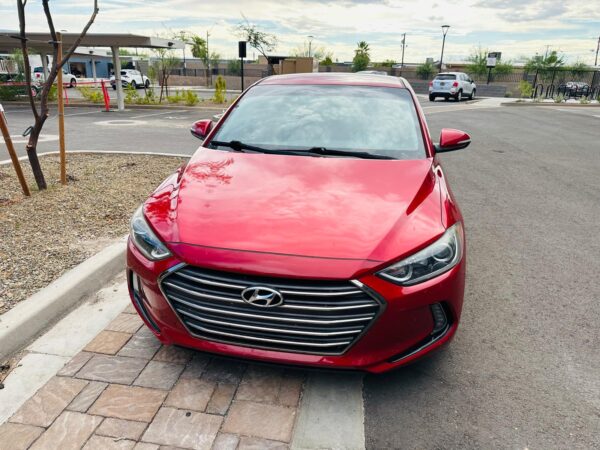 2017 Hyundai Elantra - Image 4