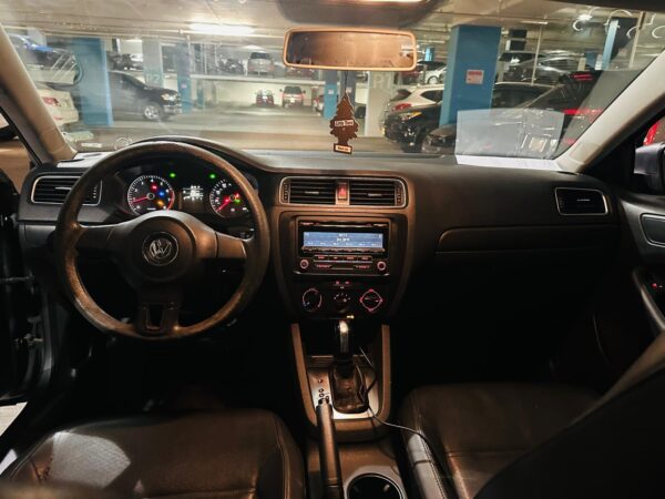 2014 Volkswagen Jetta - Image 4