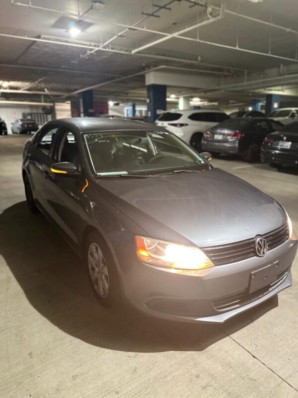2014 Volkswagen Jetta - Image 2
